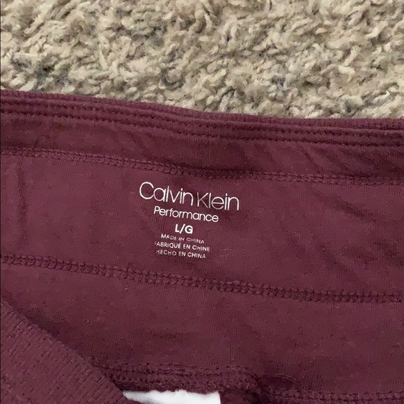 Calvin Klein burgundy sweats - Picture 3 of 4